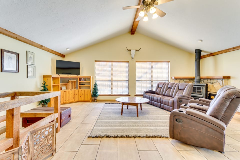 Hike, Fish & Explore: Family Cabin in Sulphur! House in Oklahoma