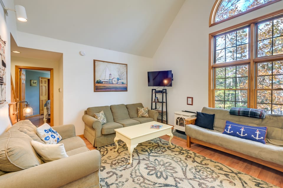 17 Mi to Acadia: Cottage Near Dtwn Ellsworth! Cottage in Surry