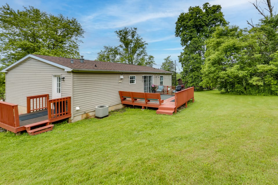 Walk to Lakemont Park: Family-Friendly Home! House in Altoona