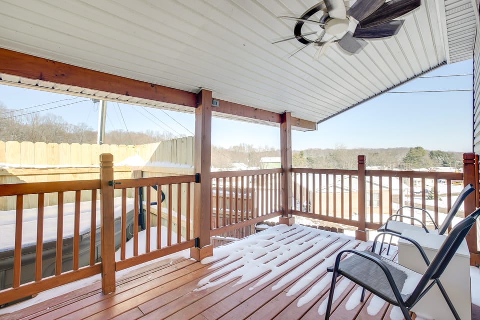 4 Mi to Lake Logan: Hocking Hills Apartment Apartment in Falls Township