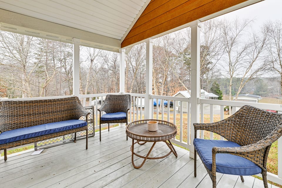 Community Perks + Views: Cozy Lake Norman Cottage Cottage in Lake Norman