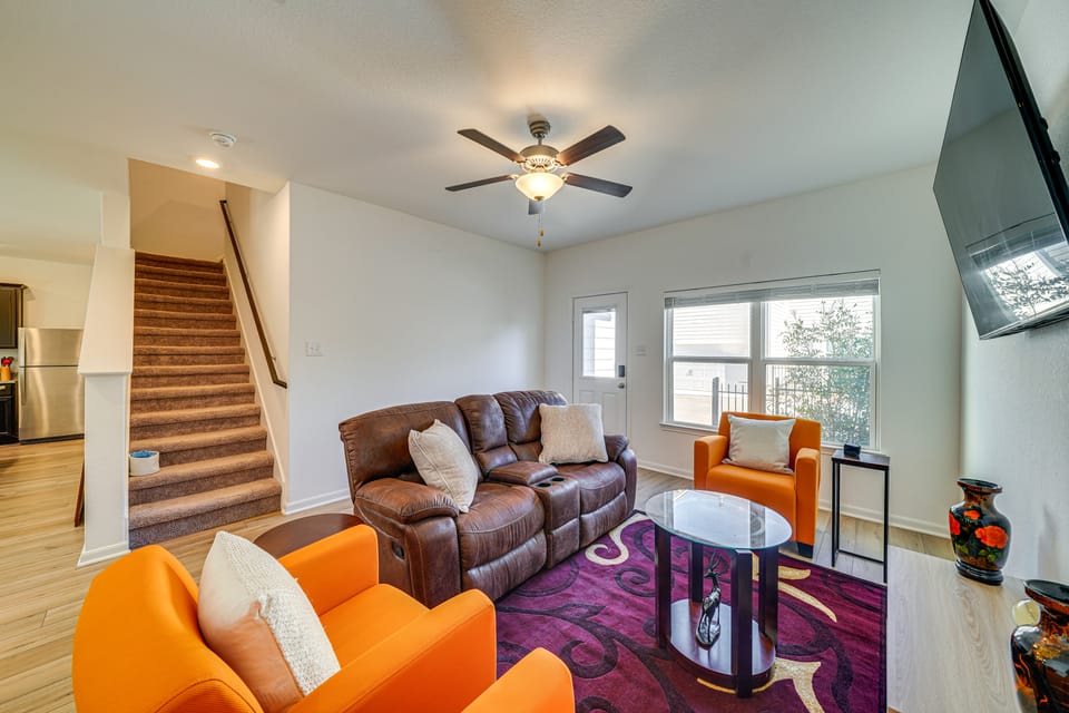 8 Mi to Lackland AFB: Pet-Friendly Home w/ Yard! House in San Antonio