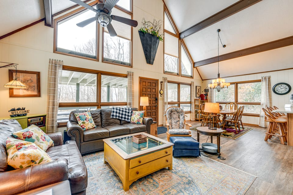 Family Friendly! Mtn Getaway in Maggie Valley House in Maggie Valley