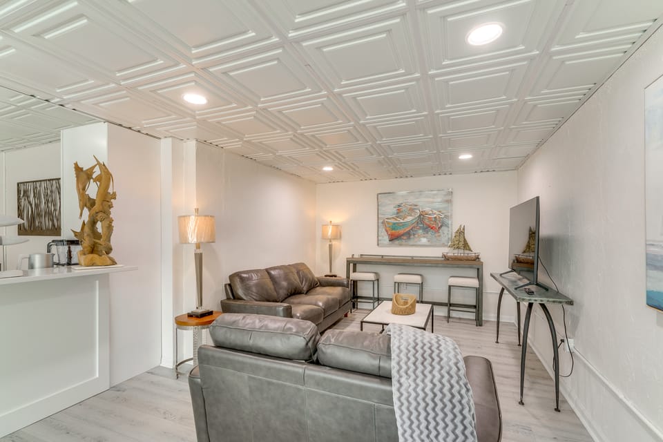 Game Room! Boater's Base on Lookout Shoals Lake House in North Carolina