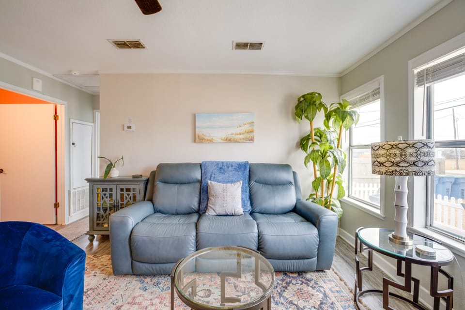 Walk to Beach & Pier: Updated Abode in Rockport! Apartment in Rockport