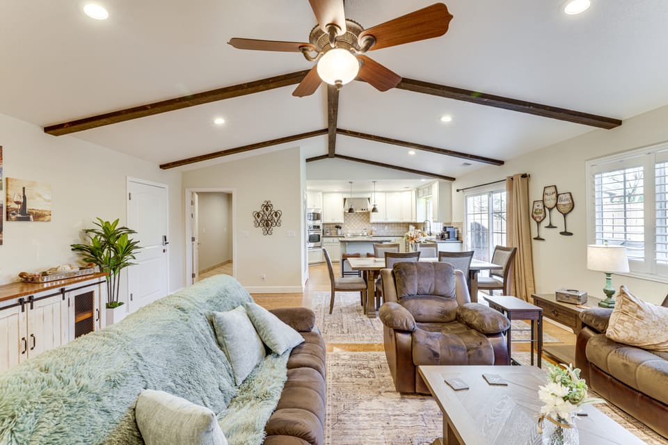 Walk Downtown: Remodeled Home in Murphys w/ Yard! House in Murphys