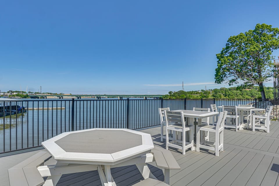 Lakefront Osage Beach Condo w/ Balcony & Pool Apartment in Osage Beach