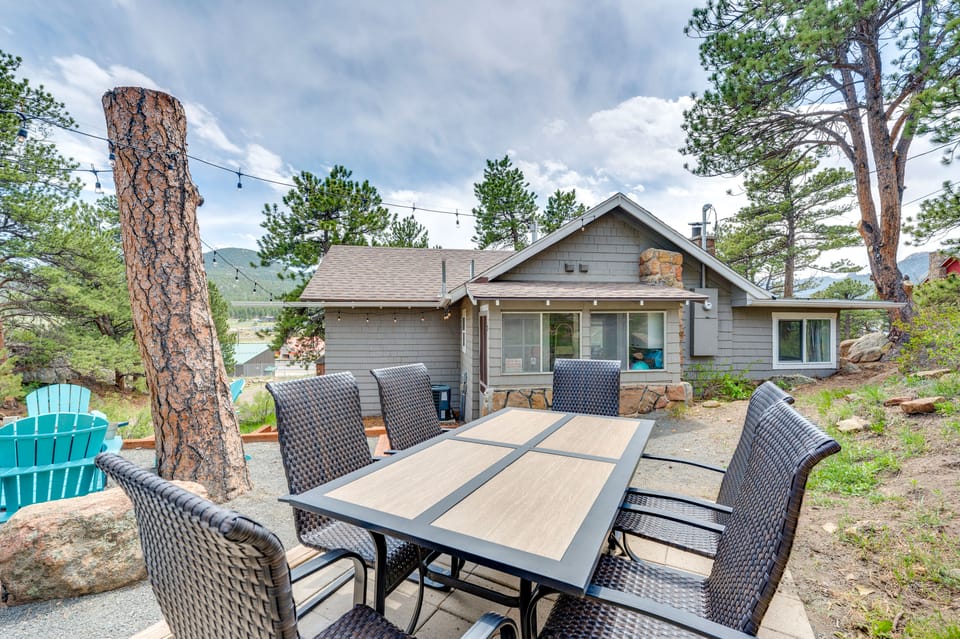 Steps to Estes Lake: Mtn-View Hideaway w/ Hot Tub! House in Rocky Mountain National Park