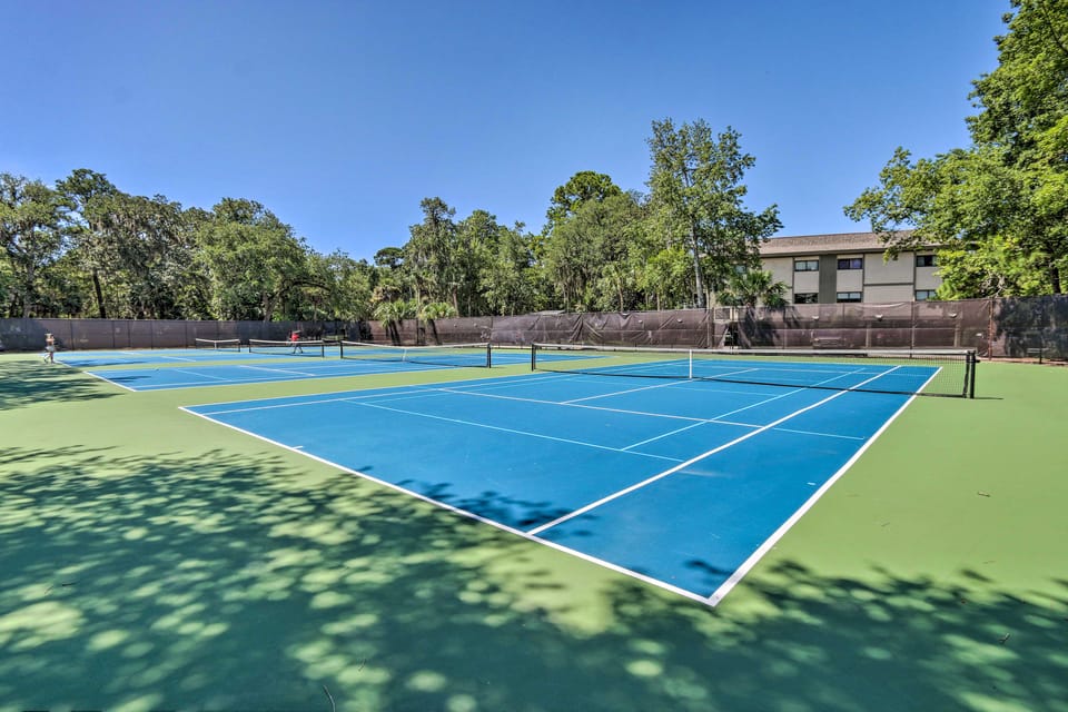 Golf, Shop & Relax Beachside! Hilton Head Getaway Apartment in Hilton Head Island