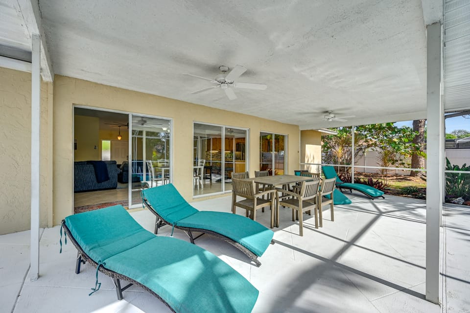 Hot Tub & Outdoor Pool: Bonita Springs Getaway! House in Bonita Springs