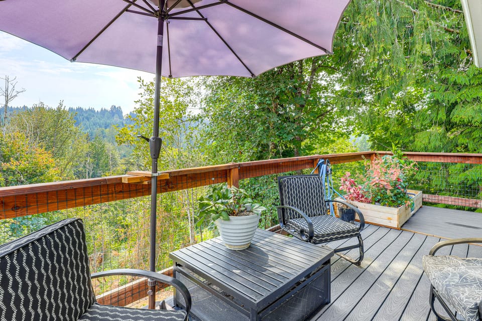 4 Mi to Sandy, Oregon: Studio w/ Mtn View Apartment in Clackamas County