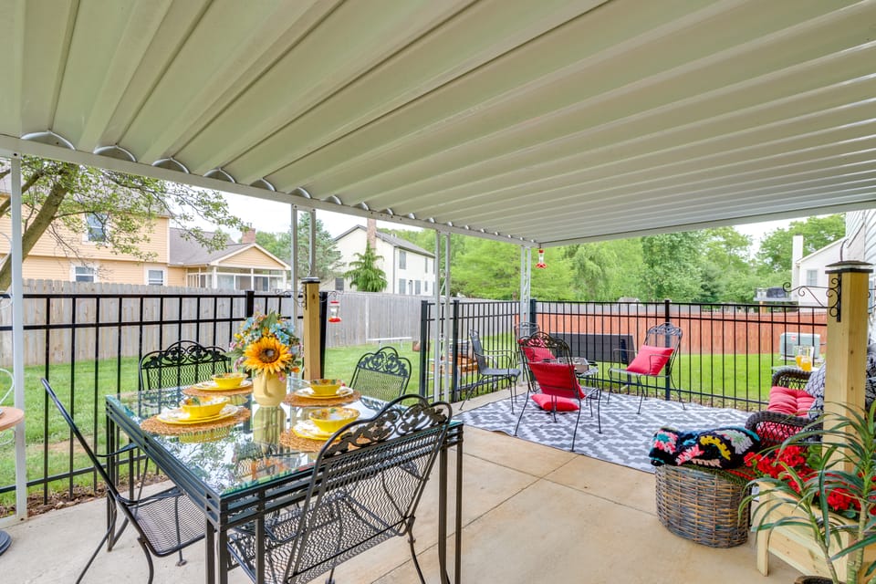 17 Mi to Columbus: Pickerington Home w/ Fire Pit! House in Pickerington