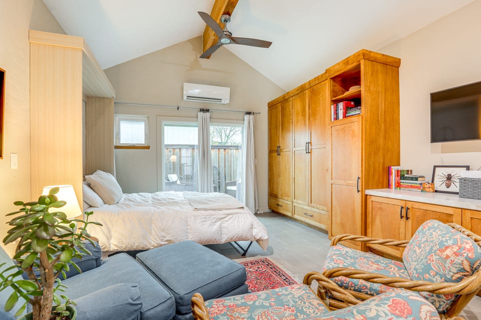 2 Mi to Golden 1 Center: Quiet Studio w/ Patio Apartment in West Sacramento