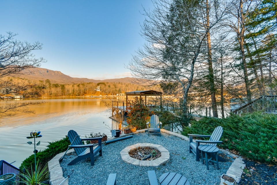 Hot Tub + Mtn Views! Rumbling Bald Resort Cabin House in Lake Lure