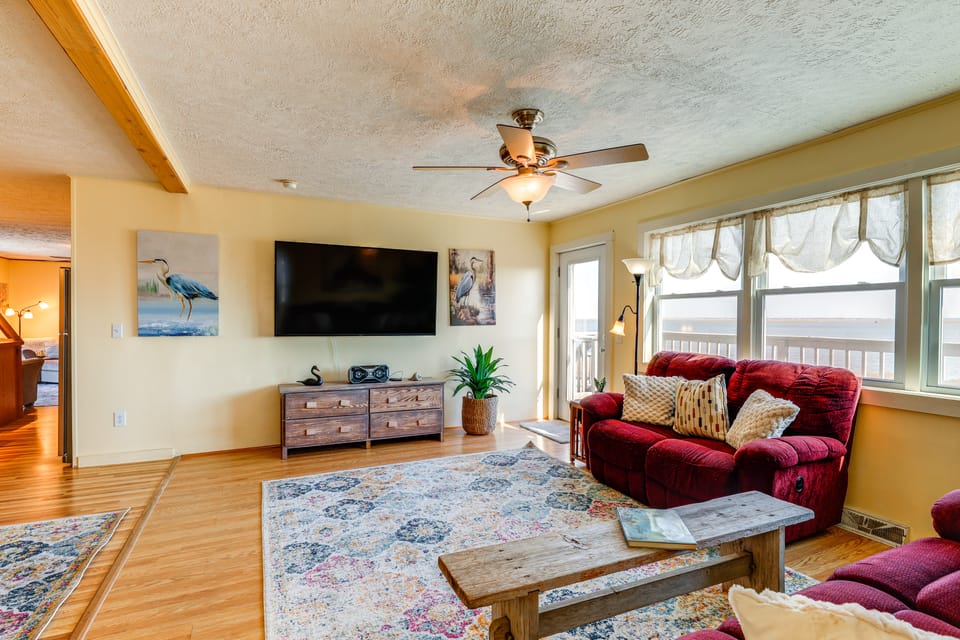 11 Mi to Chincoteague: Atlantic Home w/ Decks! House in Maryland