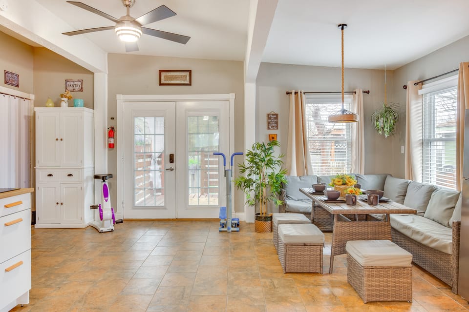 10 Mi to Dtwn Kansas City: Cozy Studio w/ Grill! Apartment in Kansas City