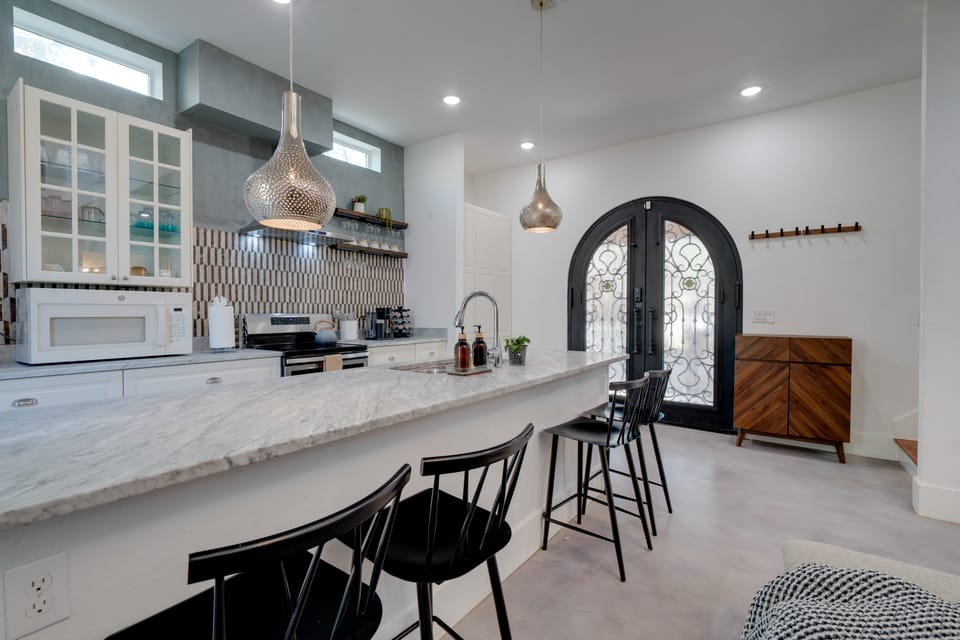 Near Lake Travis & Marina: Modern Austin Getaway! House in Lake Austin