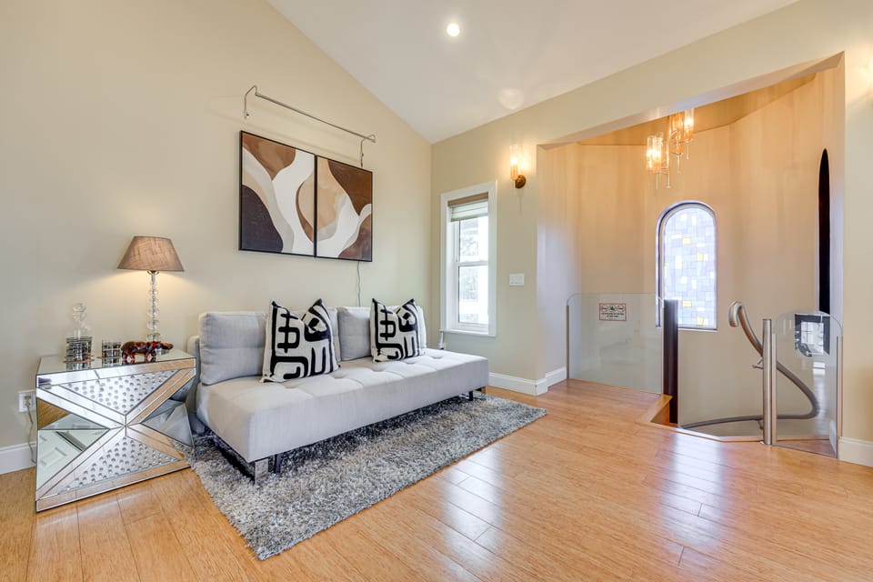 Watch Dolphins: St Augustine Gem Near Downtown! Apartment in Saint Augustine