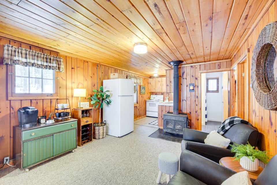 Charming Cabin on Grindstone Lake House in Lac Courte Oreilles