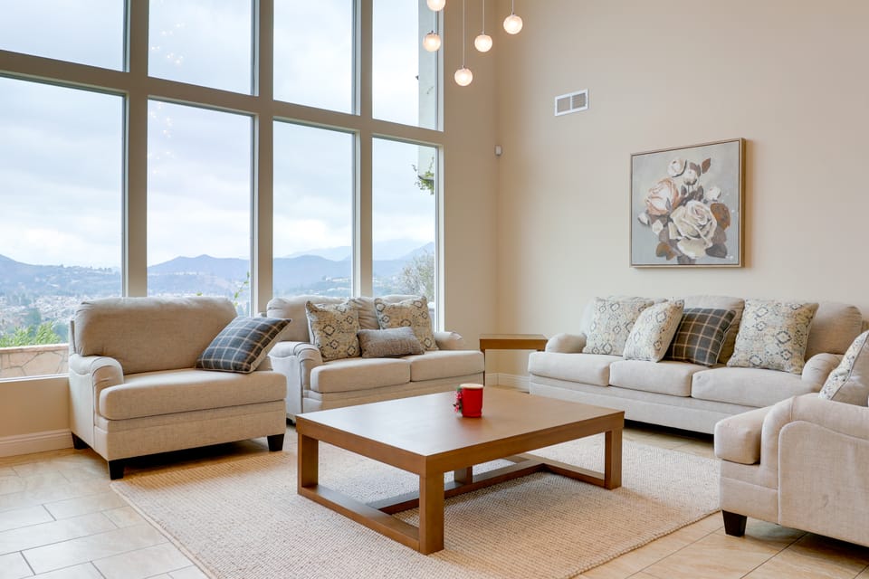 2 Mi to Promenade at Westlake: Mtn-View Haven! House in Westlake Village