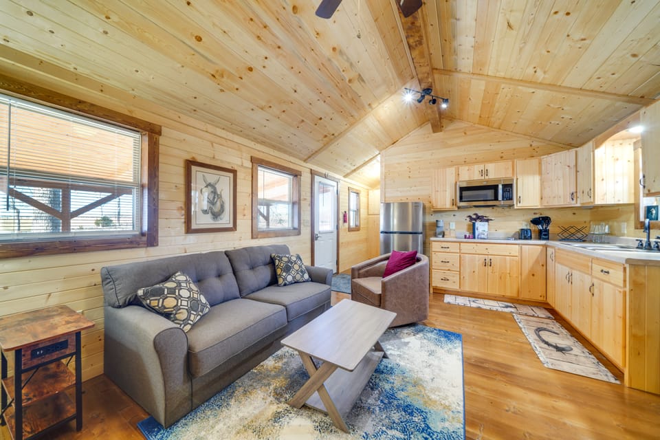 31 Mi to Louisville: Cabin on 235 Acres! House in Indiana