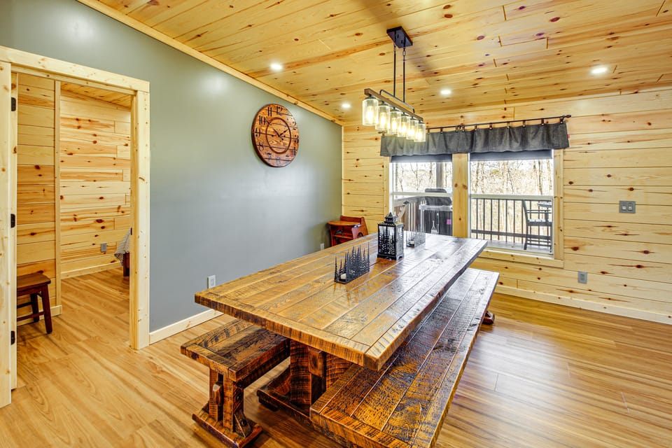 11 Mi to Marina on Lake Hamilton: Cabin Getaway House in Garland County