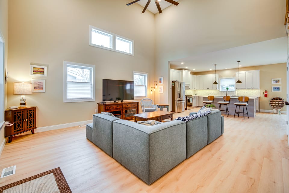 Steps to Sand: Villas Beach House w/ Decks! House in Lower Township
