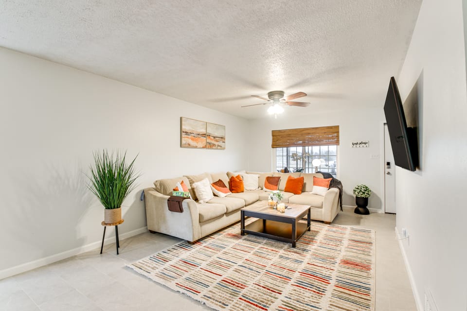 5 Mi to Museum of the Great Plains: Home w/ Patio House in Lawton