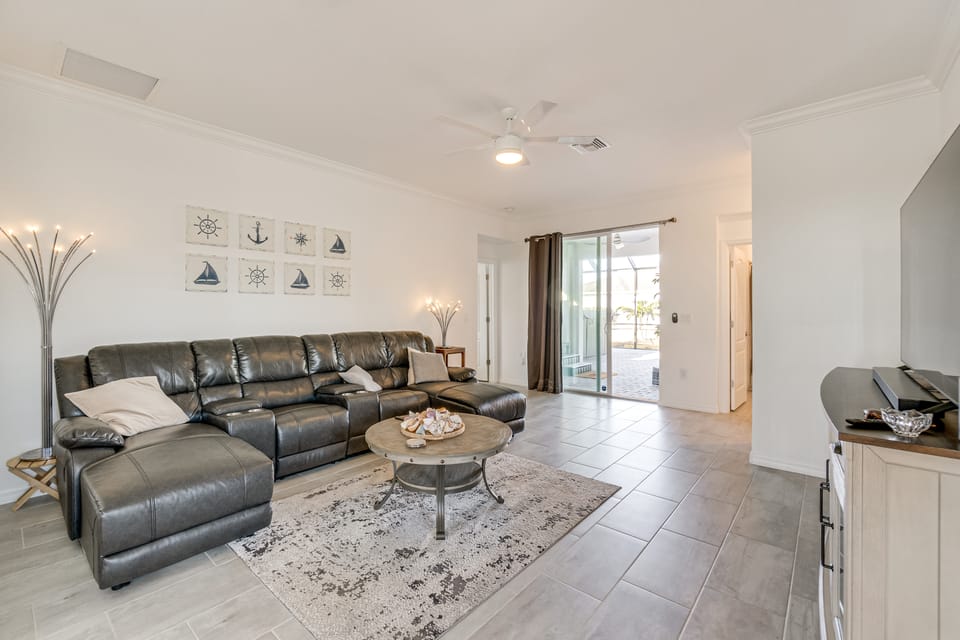 Pet-Friendly Port Charlotte Home w/ Pond Views! House in South Gulf Cove
