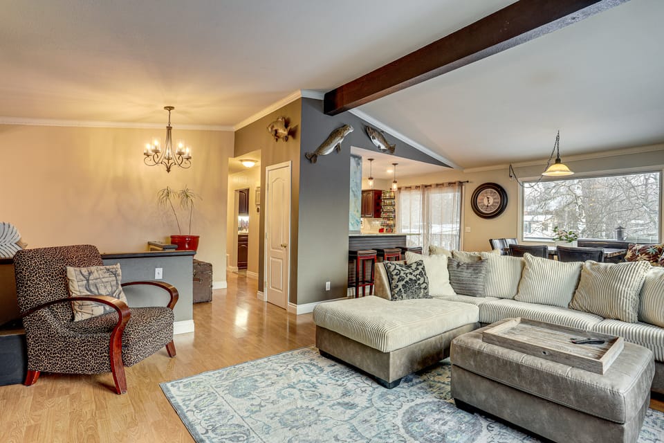 Theater Room + Fire Pit: Anchorage Family Retreat House in Anchorage