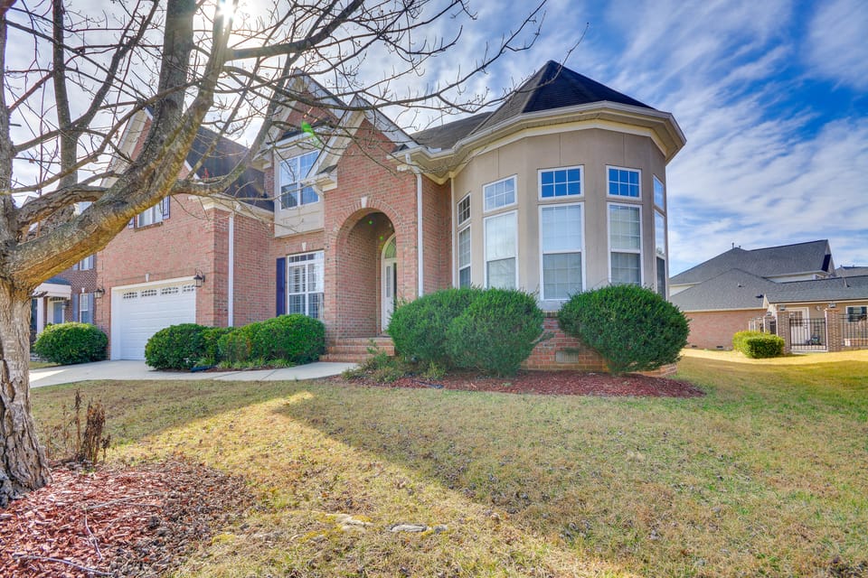 10 Mi to Dtwn Greensboro: Family Gem w/ Yard House in High Point
