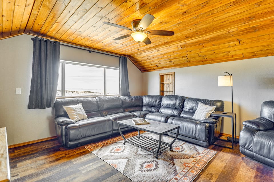 3 Mi to Trails: Secluded Eagar Cabin w/ Mtn Views! House in Arizona