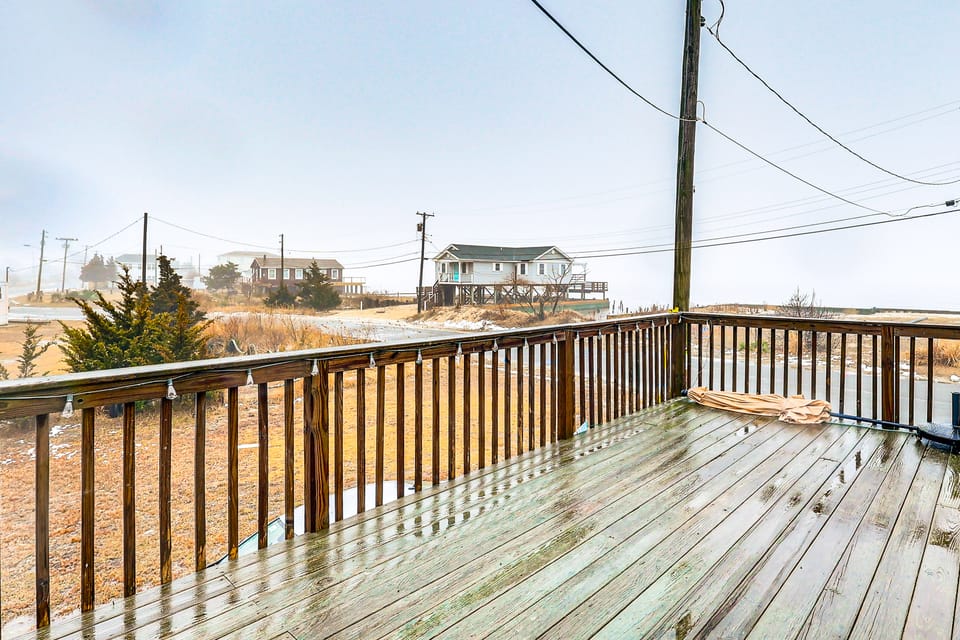 Walk to Beaches & Marina: Fortescue Hideaway House in Delaware