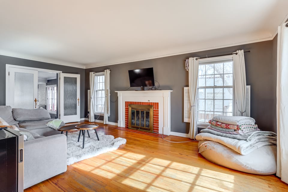 Half-Mi to UNC: Historic Dtwn Greeley Home House in Greeley