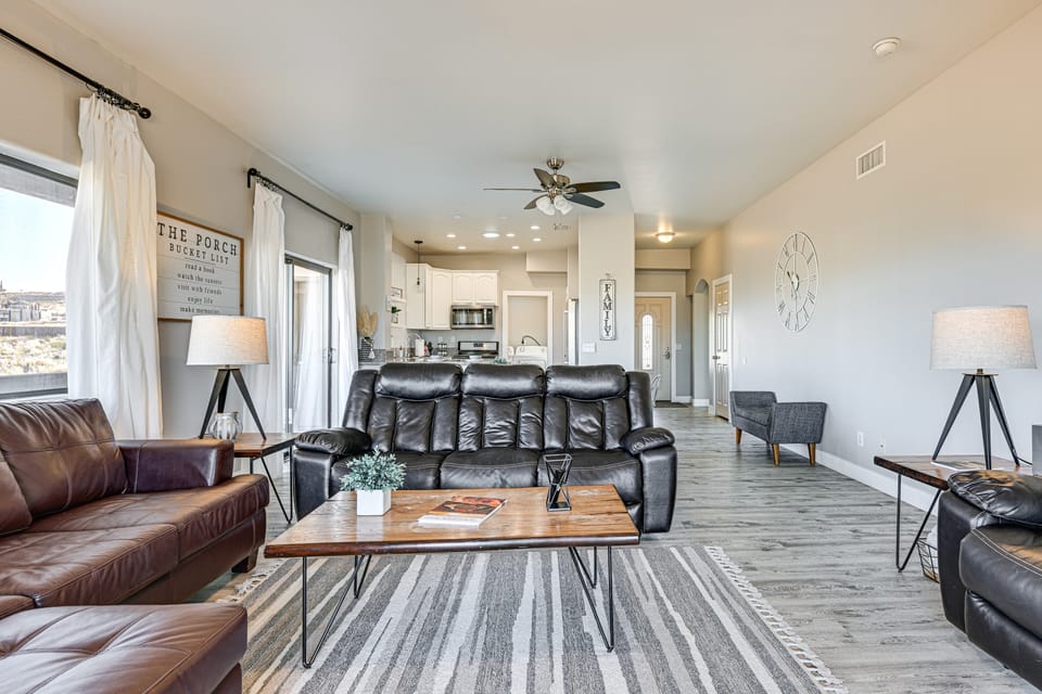 4 Mi to Lake Powell: Retreat w/ Game Room! House in Utah