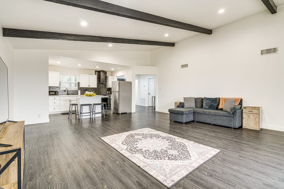 Private Hot Tub & Golf Course Views: Lakeway Gem Apartment in Lakeway