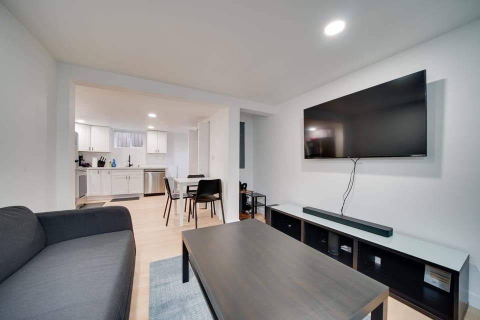 Pet-Friendly Seattle Apt Near Dtwn & Lumen Field Apartment in Seattle