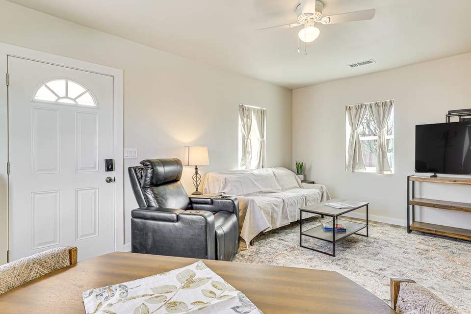 3 Mi to Elephant Butte Lake: Cozy Retreat! House in Truth or Consequences