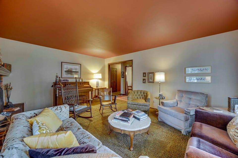 5 Mi to Castlewood Canyon: 'Grandma's House' House in Colorado