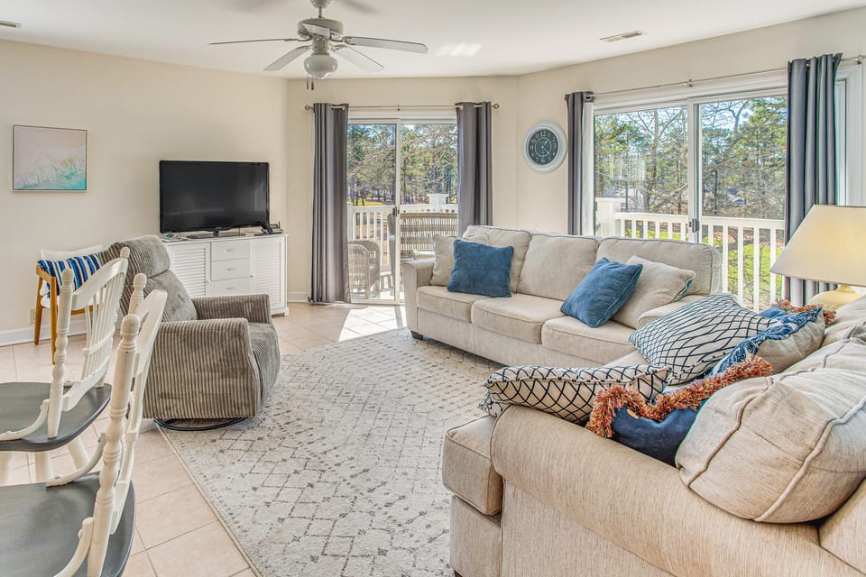 Dog-Friendly Condo w/ Resort Perks in Calabash! Apartment in South Carolina