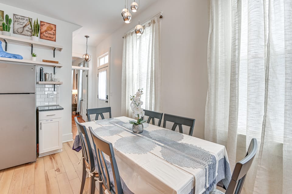 4 Mi to Kentucky Derby: Home w/ Private Yard House in Louisville