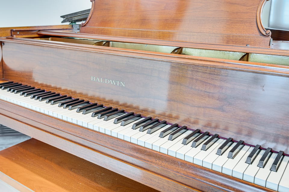 Home 1 Mi to DTLA: Room to Work & Relax! House in Echo Park