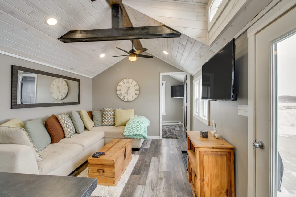 Pet-Friendly Cabin w/ Lake Access & Patio in Dent House in Minnesota