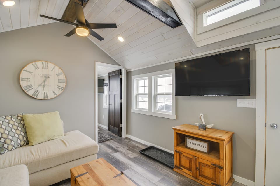 Pet-Friendly Cabin w/ Lake Access & Patio in Dent House in Minnesota