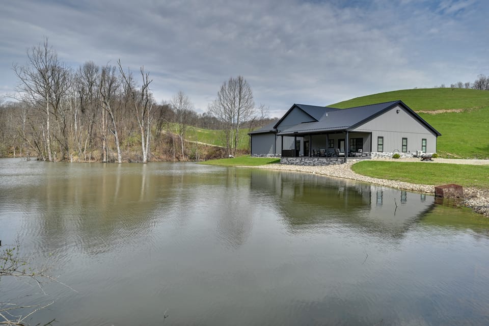 Family Retreat w/ Fire Pit & Yard in Mineral City House in Ohio