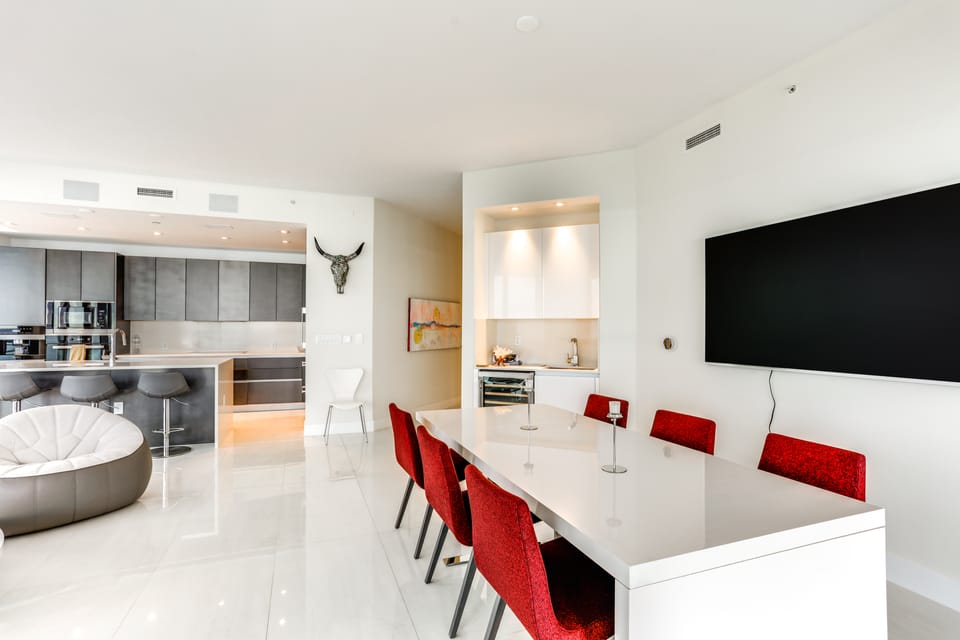 Condo at Amrit Ocean Resort w/ Panoramic Views Apartment in Riviera Beach