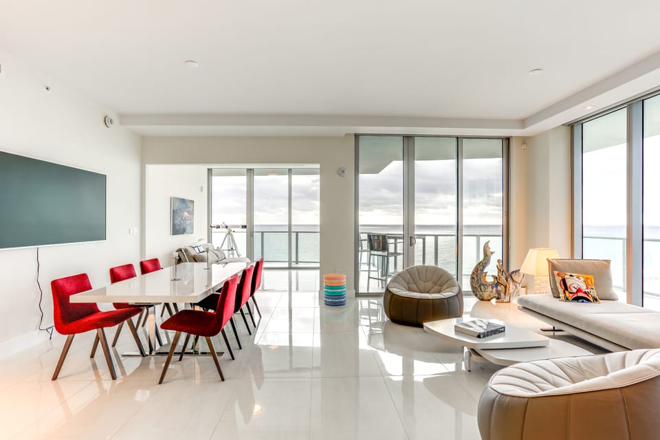 Condo at Amrit Ocean Resort w/ Panoramic Views Apartment in Riviera Beach