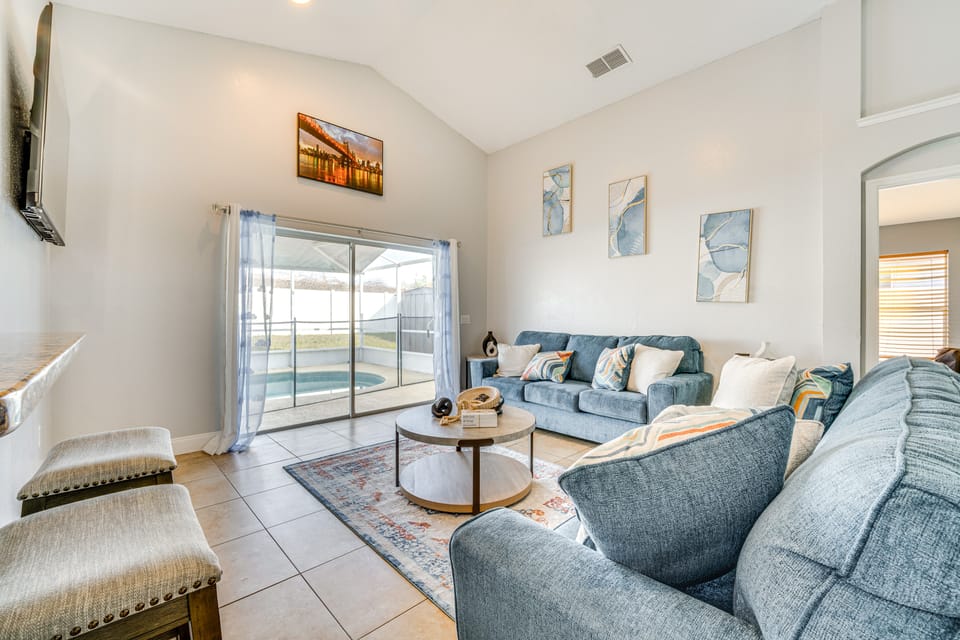 8 Mi to Disney Parks: Poolside Paradise! House in Kissimmee