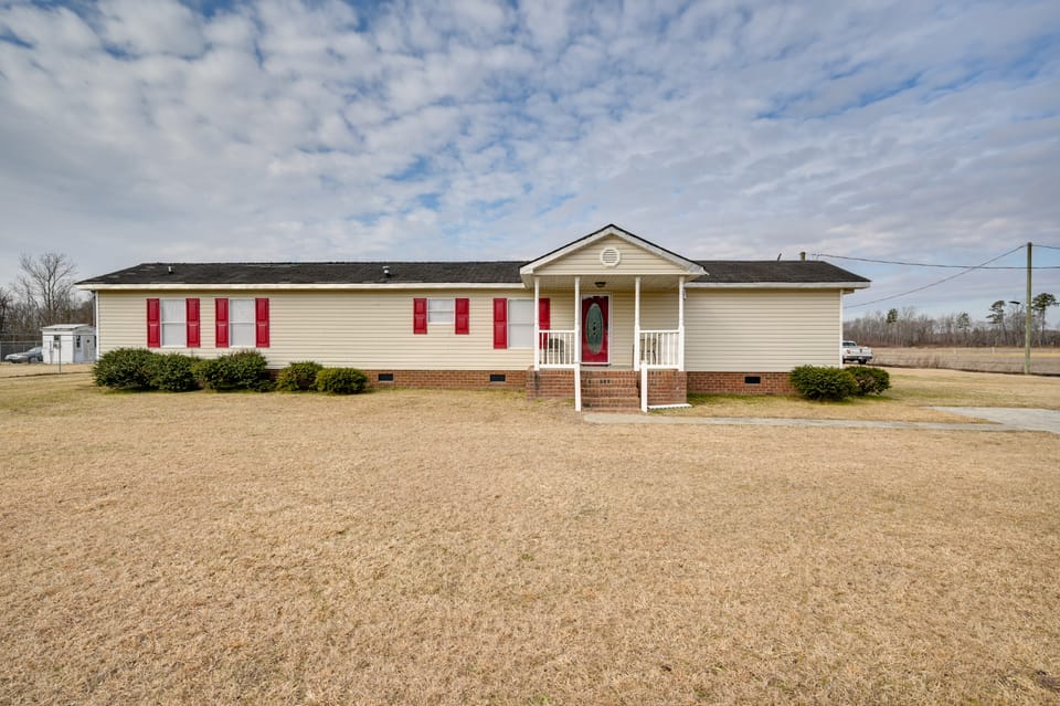 8 Mi to Dtwn Greenville: Pet-Friendly Family Home! House in North Carolina