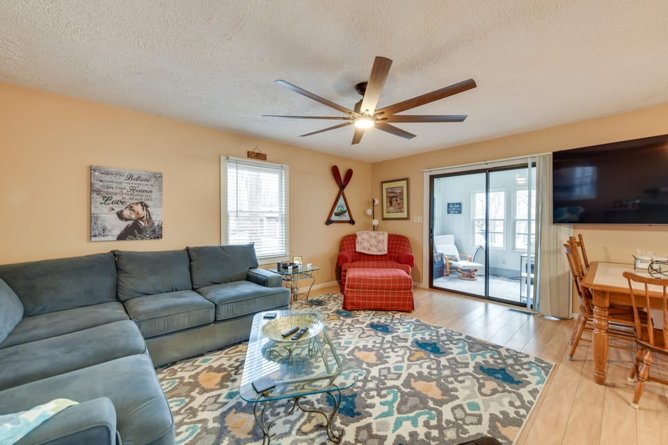 Deck & Lake Gaston Access: Dog-Friendly Getaway Apartment in Bracey